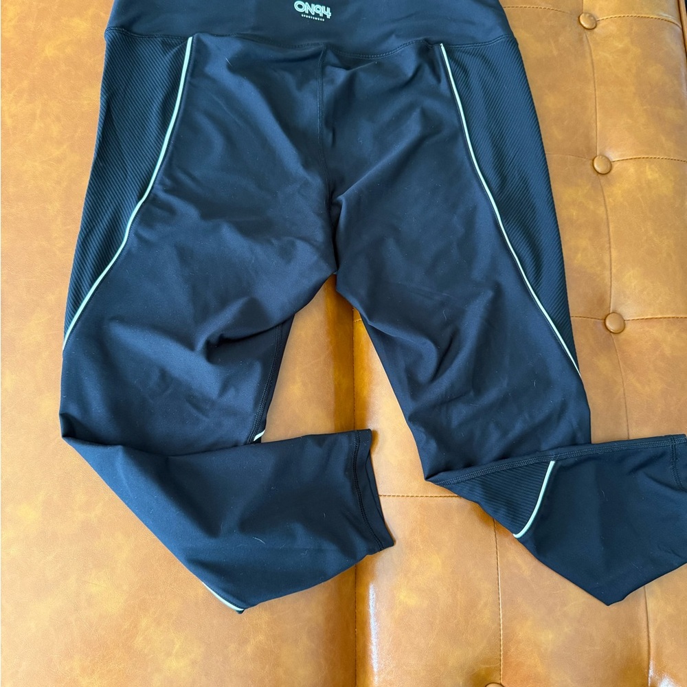 Old Navy High-Waisted PowerSoft Rib Mix 7/8 Leggings - Picture 5 of 6